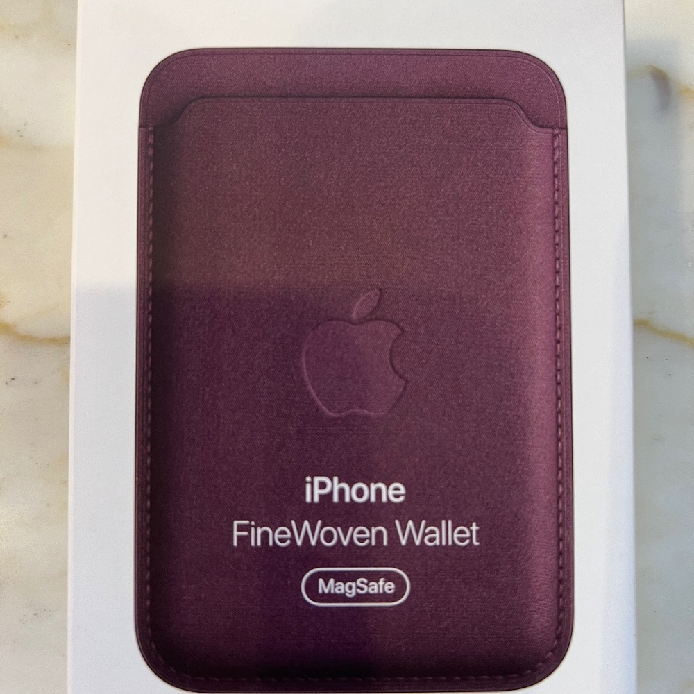 BRAND NEW IPHONE WALLET. MULBERRY (Package never opened)